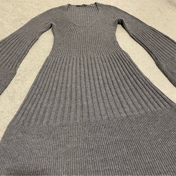 STEFANEL Wool V-Neck Ribbed Dress with Flared Sleeves & Hem - Picture 12 of 12